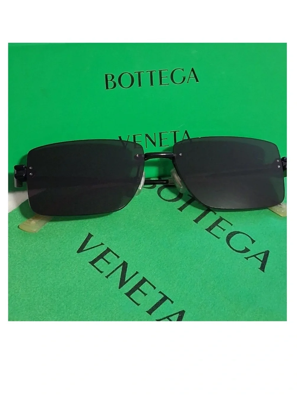 Bottega Veneta designer rimless